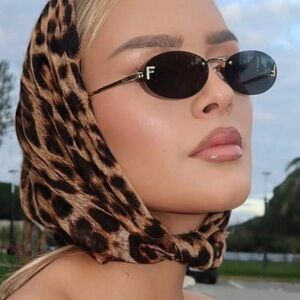 1pc Women's Frameless Oval Metal Rhinestone Letter Y2K Stylish Glasses,